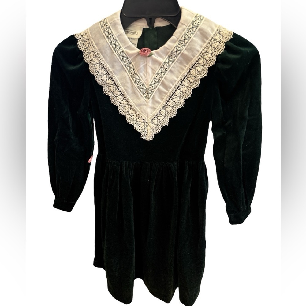 80s BONNIE JEAN GREEN VELVET MIDI DRESS W WHITE & LACE WIDE PEAKED COLLAR SZ 7